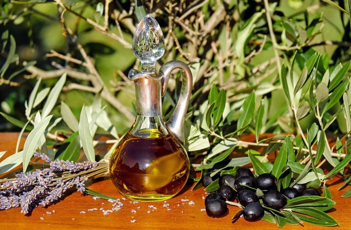 El sector del aceite de oliva vende casi el 95% de la producción pero denuncia precios por debajo de costes