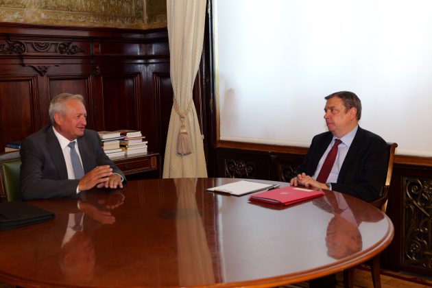 PLANAS COMIENZA LA CAMPA&Ntilde;A ELECTORAL: &ldquo;RIEGA&rdquo; CON AYUDAS P&Uacute;BLICAS A LAS COOPERATIVAS, LOS REGANTES Y LA INDUSTRIA